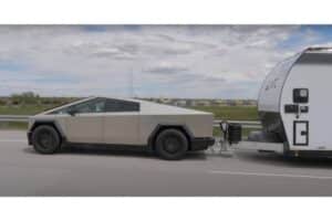 tesla-s-cybertruck-can-easily-tow-an-8000-lb-trail (1)