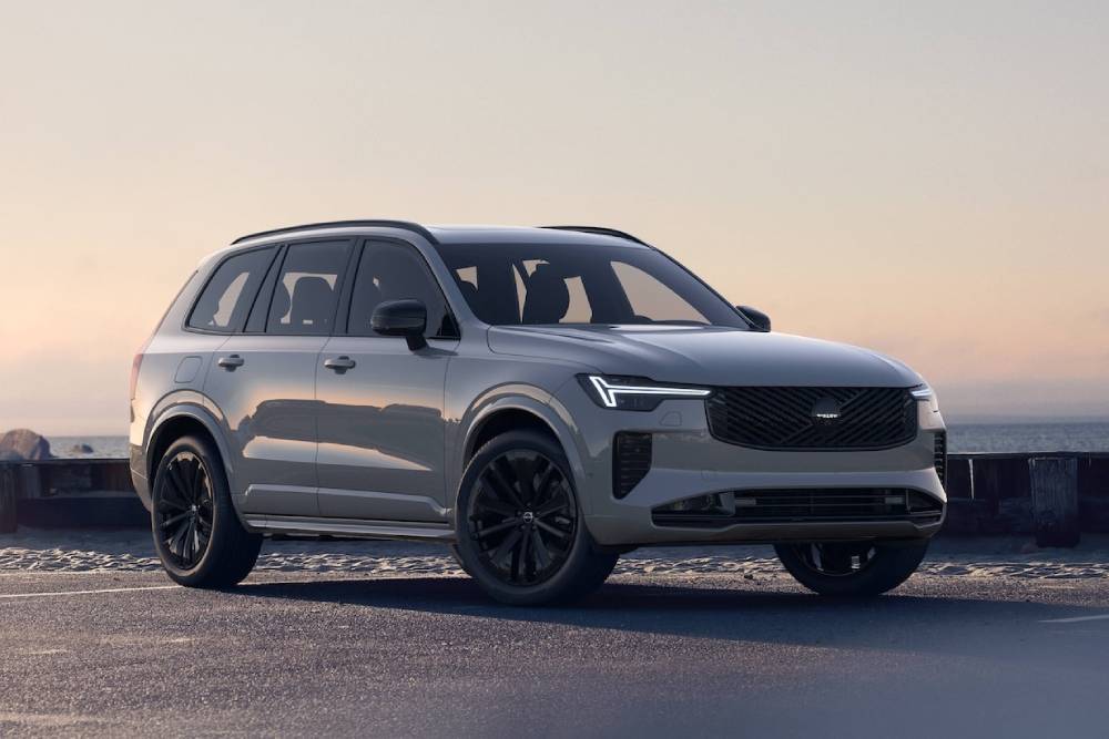 https://autogreeknews.gr/wp-content/uploads/2025/10/the-all-new-volvo-xc90-black-edition-has-scandinav-7.jpg