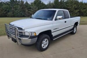 Άριστο Dodge Ram με 1.200 χλμ. έχει παγώσει στο 1997