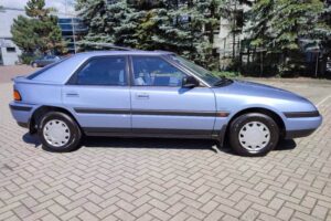 1990-Mazda-323F-5-2048×1536-1