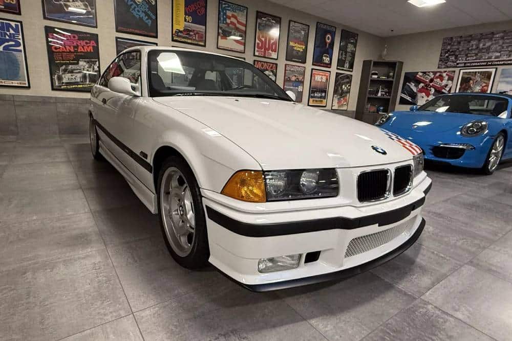 https://autogreeknews.gr/wp-content/uploads/2025/11/1995-BMW-M3-Auction-1.jpg