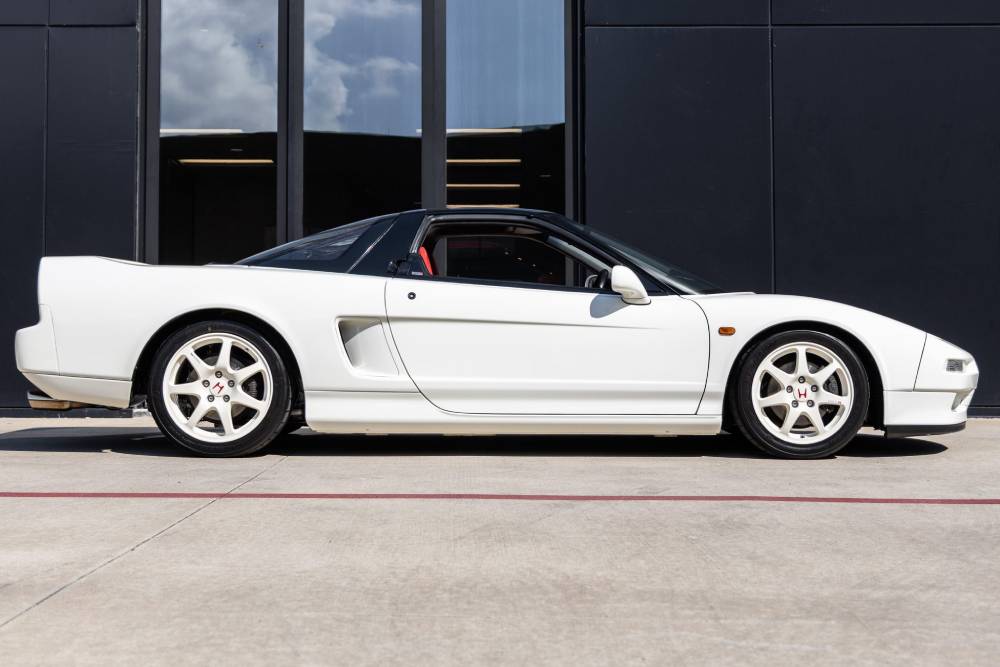 https://autogreeknews.gr/wp-content/uploads/2025/11/1996_honda_nsx_K0A0788-65073-scaled-1.jpg