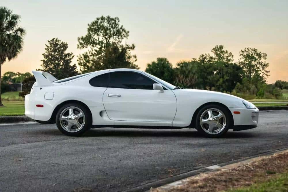 https://autogreeknews.gr/wp-content/uploads/2025/11/1998-Toyota-Supra-Auction-Mecum-2_result22.jpg