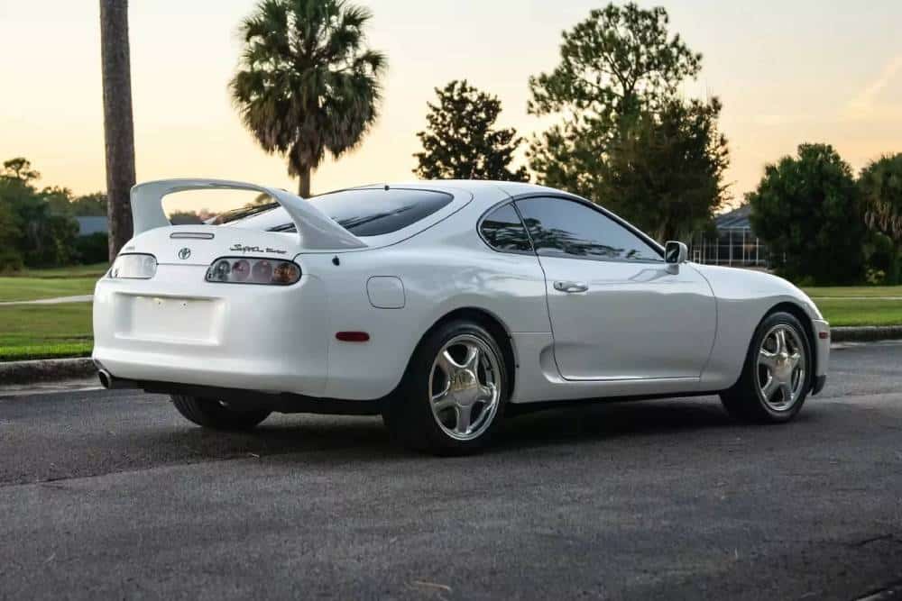 https://autogreeknews.gr/wp-content/uploads/2025/11/1998-Toyota-Supra-Auction-Mecum-3_result22.jpg