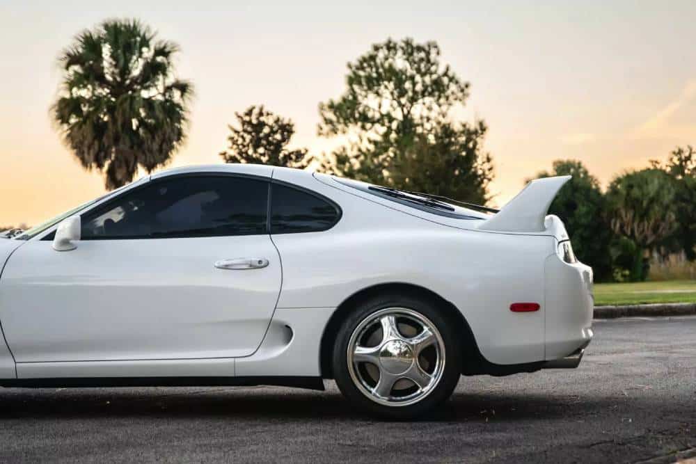 https://autogreeknews.gr/wp-content/uploads/2025/11/1998-Toyota-Supra-Auction-Mecum-8_result22.jpg