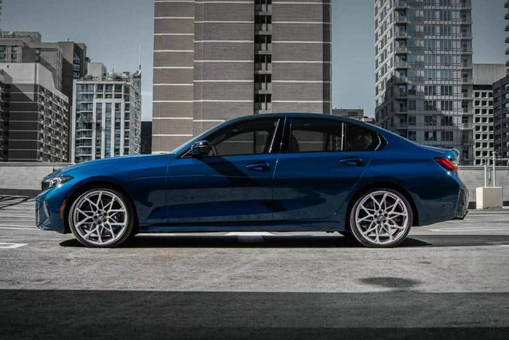 https://autogreeknews.gr/wp-content/uploads/2025/11/2026-BMW-M340i-xDrive-50-Jahre-Edition-Canada-17-2.jpg