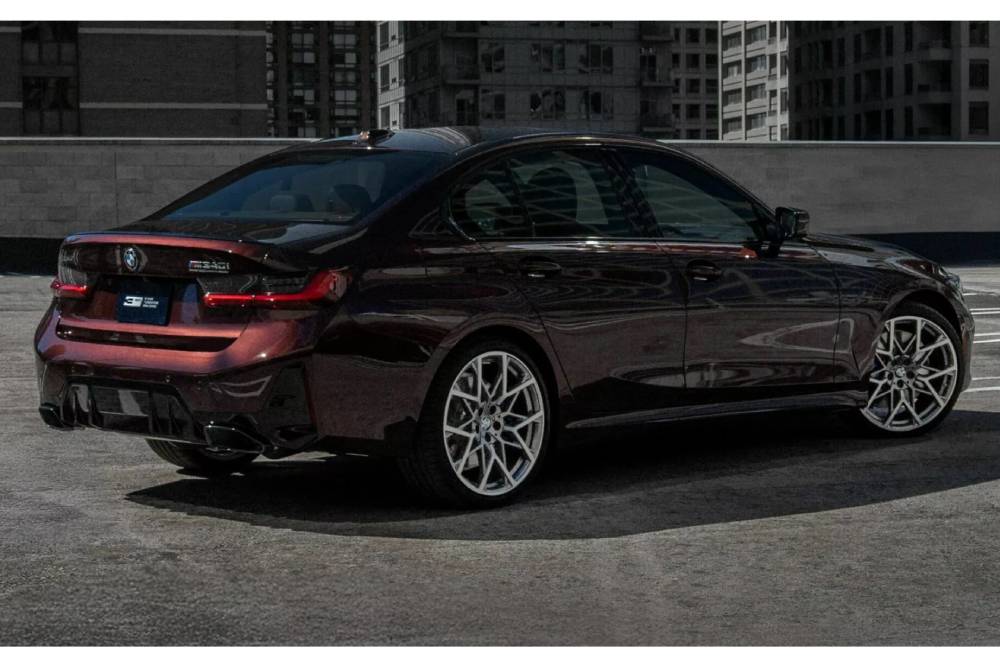 https://autogreeknews.gr/wp-content/uploads/2025/11/2026-BMW-M340i-xDrive-50-Jahre-Edition-Canada-6-co.jpg
