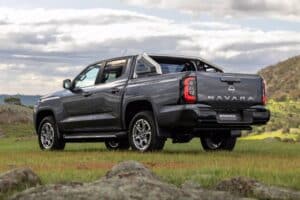 2026-Nissan-Navara-ST-X-2-2048×1366