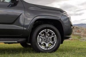 2026-Nissan-Navara-ST-X-4-2048×1366