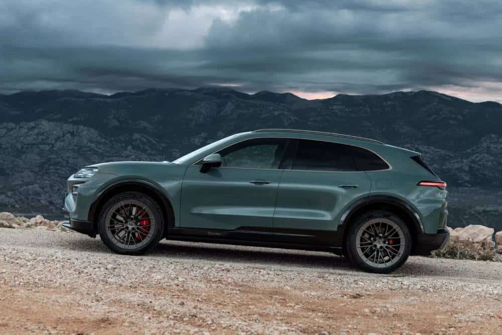 https://autogreeknews.gr/wp-content/uploads/2025/11/2026-Porsche-Cayenne-Turbo-Electric-00016-2048x136-1.jpg