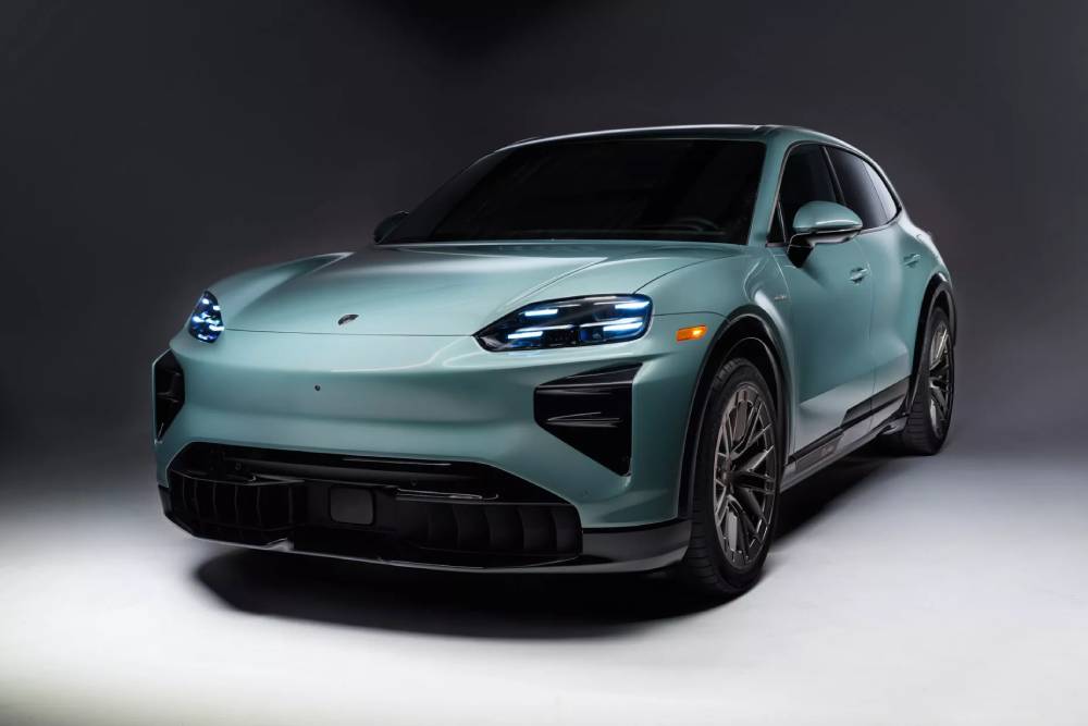 https://autogreeknews.gr/wp-content/uploads/2025/11/2026-Porsche-Cayenne-Turbo-Electric-00027-2048x136-1.jpg