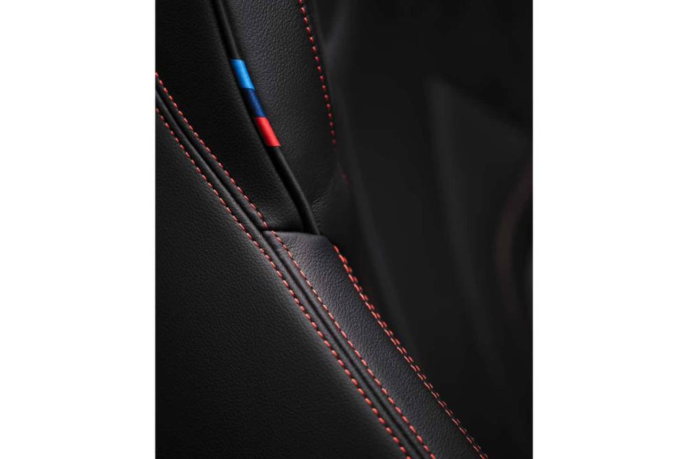 https://autogreeknews.gr/wp-content/uploads/2025/11/2026-bmw-z4-final-edition-seat-stitching.jpg