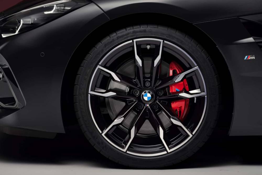 https://autogreeknews.gr/wp-content/uploads/2025/11/2026-bmw-z4-final-edition-wheel.jpg