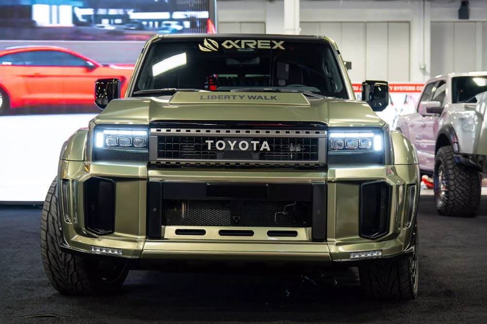 https://autogreeknews.gr/wp-content/uploads/2025/11/Alpharex-X-Liberty-Walk-Land-Cruiser-SEMA-3-2048x1-1.jpg