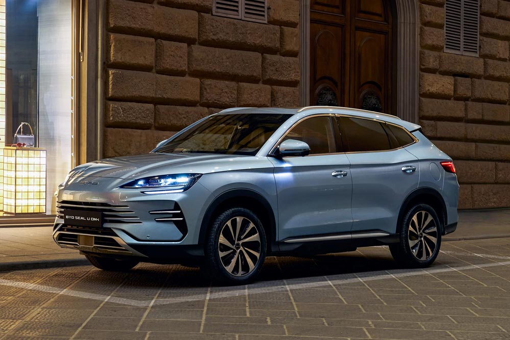 https://autogreeknews.gr/wp-content/uploads/2025/11/BYD-SEAL-U-DM-i-6.jpg