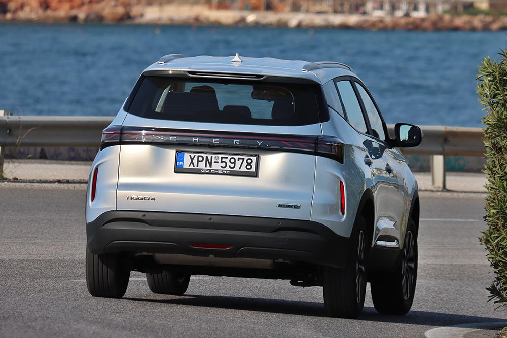 https://autogreeknews.gr/wp-content/uploads/2025/11/Chery-Tiggo-4-1.5-Hybrid-204-PS-12.jpg