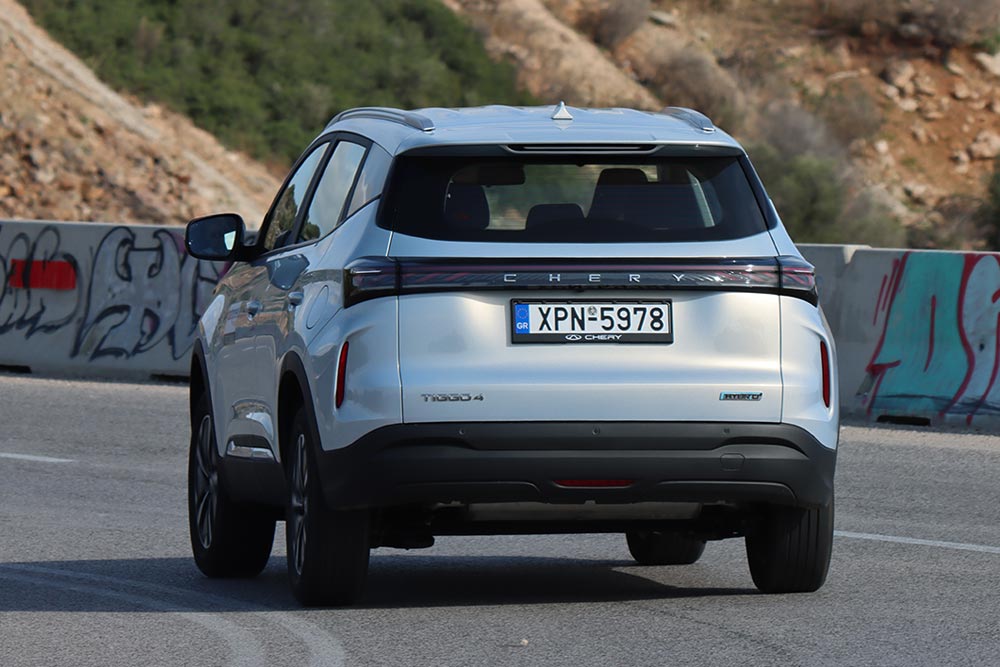 https://autogreeknews.gr/wp-content/uploads/2025/11/Chery-Tiggo-4-1.5-Hybrid-204-PS-14.jpg