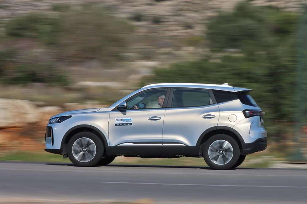 https://autogreeknews.gr/wp-content/uploads/2025/11/Chery-Tiggo-4-1.5-Hybrid-204-PS-17.jpg