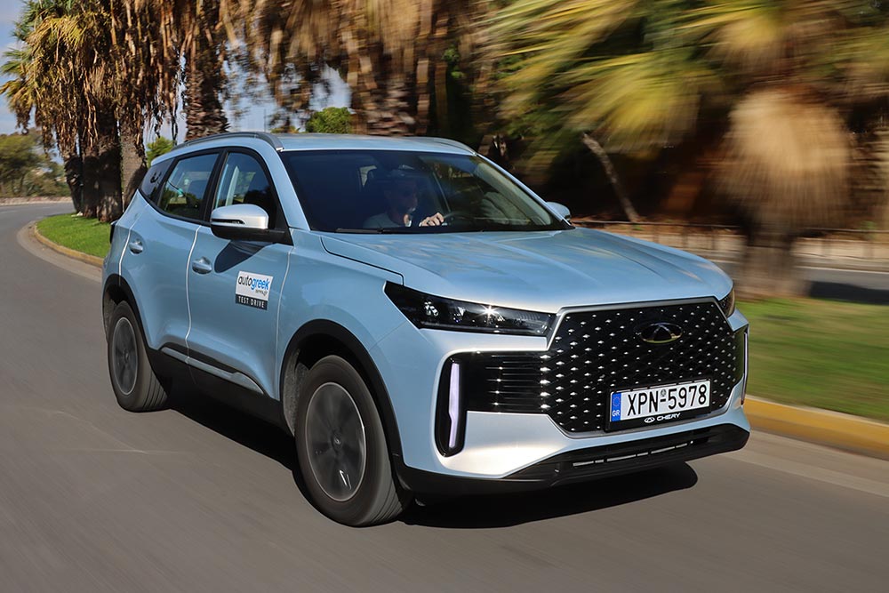 https://autogreeknews.gr/wp-content/uploads/2025/11/Chery-Tiggo-4-1.5-Hybrid-204-PS-2.jpg