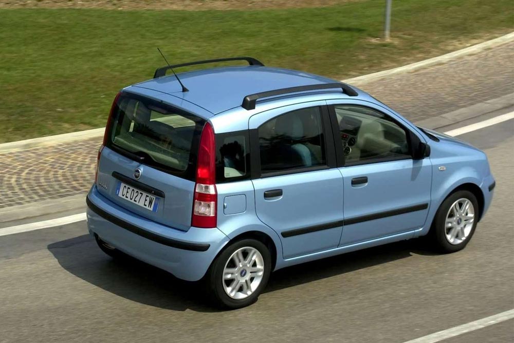 https://autogreeknews.gr/wp-content/uploads/2025/11/Fiat-Panda-2003-2.jpg