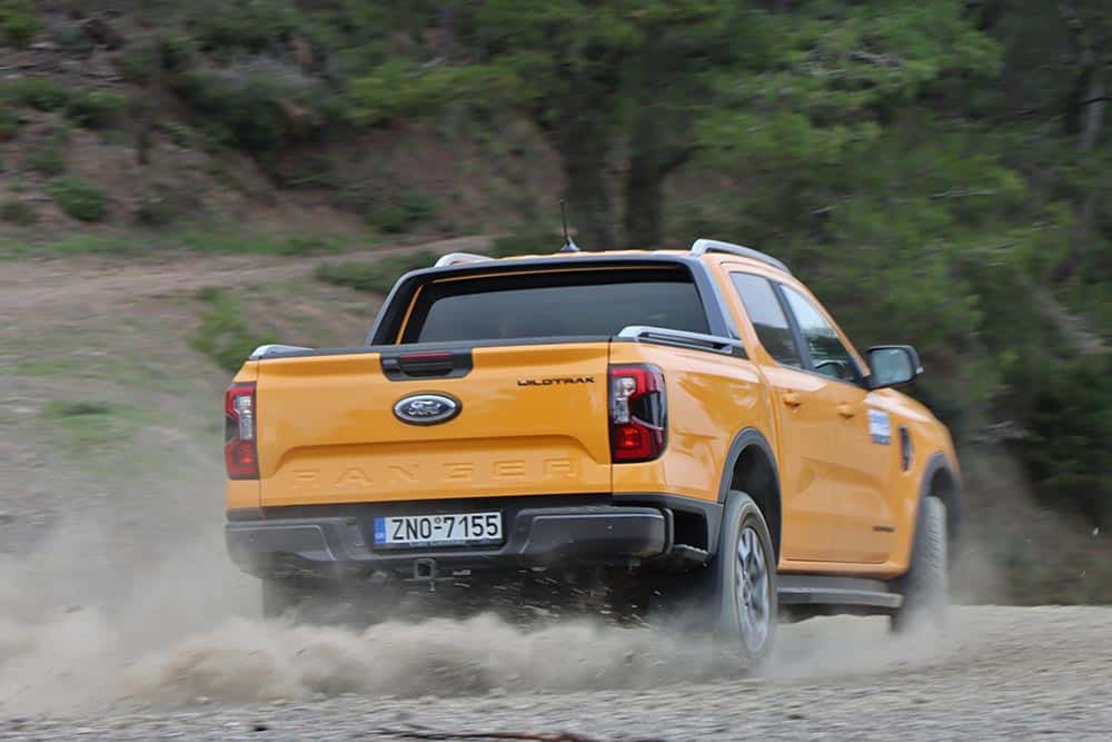 https://autogreeknews.gr/wp-content/uploads/2025/11/Ford-Ranger-PHEV-3.jpg