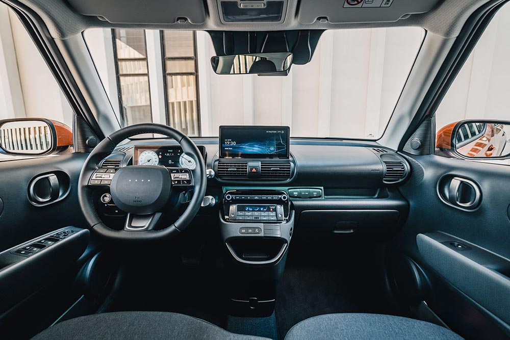 https://autogreeknews.gr/wp-content/uploads/2025/11/Hyundai_Inster-interior-1.jpg