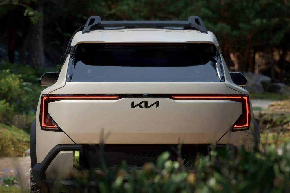 https://autogreeknews.gr/wp-content/uploads/2025/11/Kia-EV5-Weekender-Explorer-Concept-4-2048x1152-1.jpg