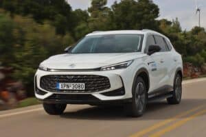 Δοκιμή MG HS PHEV 1.5T 272 PS