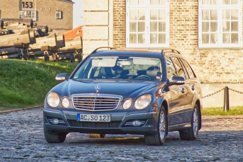 https://autogreeknews.gr/wp-content/uploads/2025/11/Mercedes-E-280-CDI-2006-1.jpg