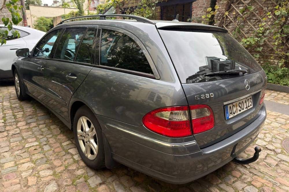 https://autogreeknews.gr/wp-content/uploads/2025/11/Mercedes-E-280-CDI-2006-7.jpg