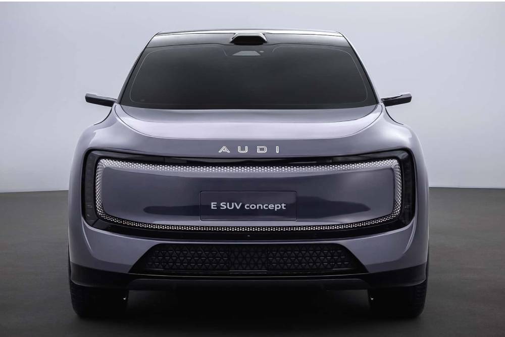 https://autogreeknews.gr/wp-content/uploads/2025/11/audi-e-suv-concept-3.jpg