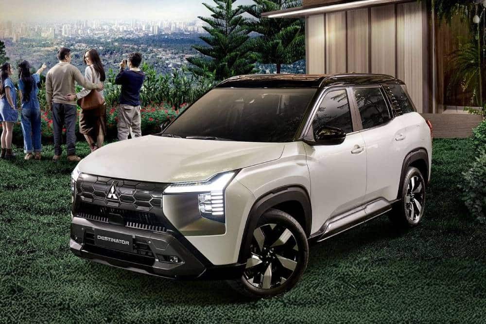 https://autogreeknews.gr/wp-content/uploads/2025/11/mitsubishi-destinator-08.jpg