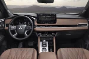 mitsubishi outlander phev 03