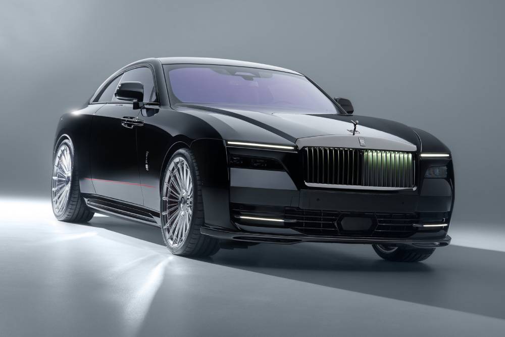 https://autogreeknews.gr/wp-content/uploads/2025/11/novitec-makes-the-rolls-royce-spectre-black-badge-.jpg