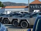 Η Tesla ρίχνει αναγκαστικό «άκυρο» στους Κινέζους