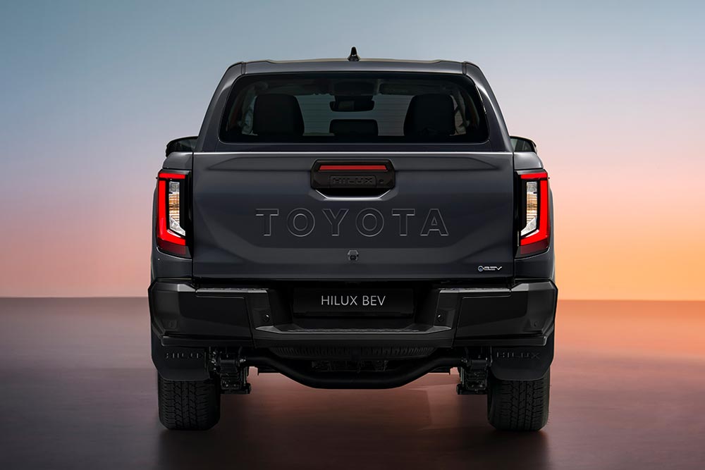 https://autogreeknews.gr/wp-content/uploads/2025/11/toyota-hilux-2025-10.jpg