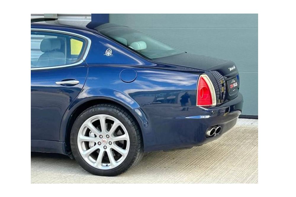 https://autogreeknews.gr/wp-content/uploads/2025/12/4500-euro-maserati-quattroporte-for-sale-2.jpg