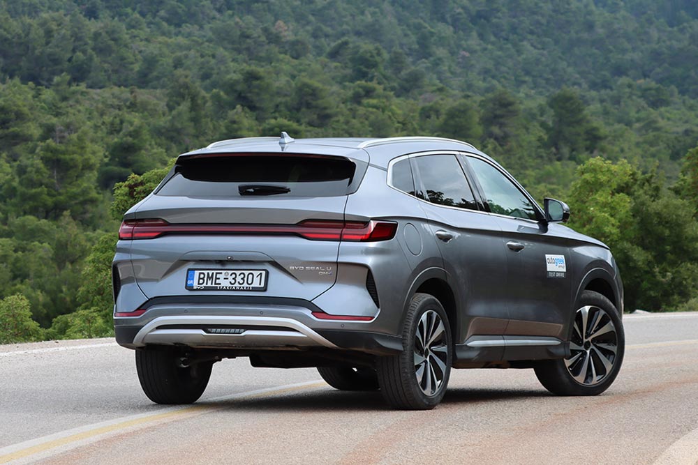 https://autogreeknews.gr/wp-content/uploads/2025/12/BYD-SEAL-U-DM-i-2WD-12.jpg