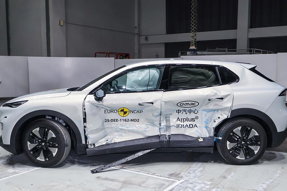 https://autogreeknews.gr/wp-content/uploads/2025/12/Changan-Deepal-S05-EuroNCAP-2.jpg