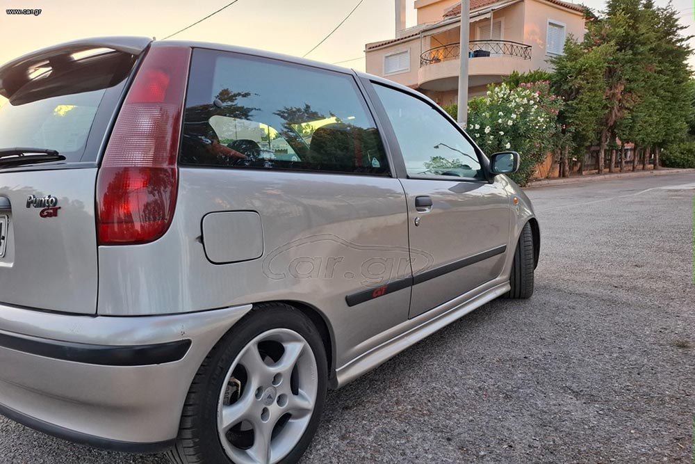 https://autogreeknews.gr/wp-content/uploads/2025/12/Fiat-Punto-GT-1998-7.jpg