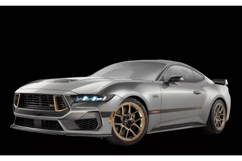 https://autogreeknews.gr/wp-content/uploads/2025/12/Ford-Mustang-FP800S-Bronze-Magneride-Package-Conce.jpg