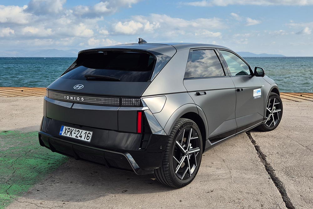 https://autogreeknews.gr/wp-content/uploads/2025/12/Hyundai-Ioniq-5-N-Line-13.jpg