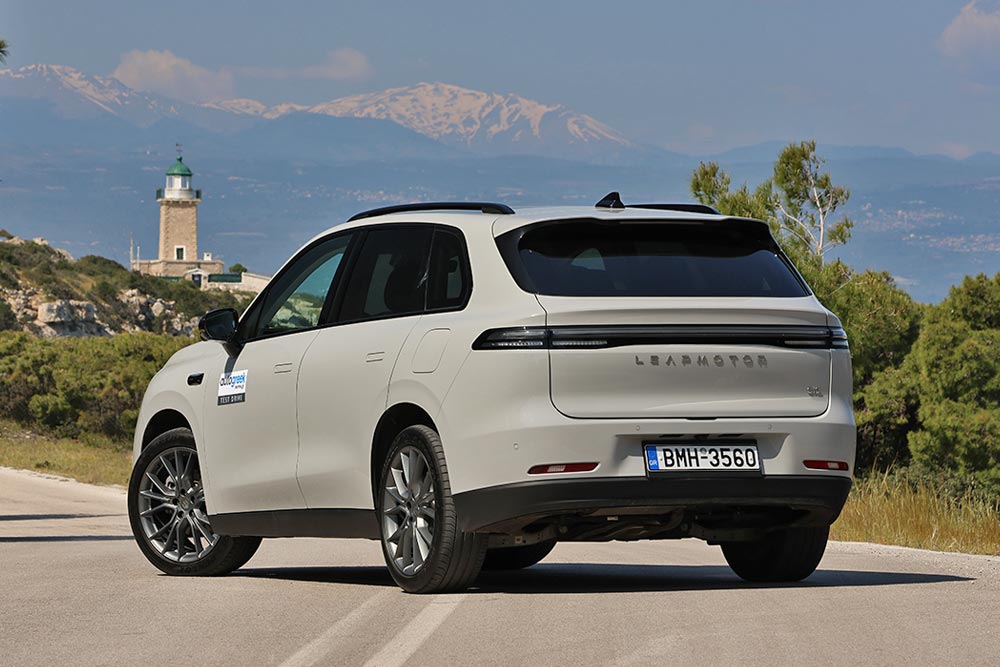 https://autogreeknews.gr/wp-content/uploads/2025/12/Leapmotor-C10-Hybrid-EV-10.jpg