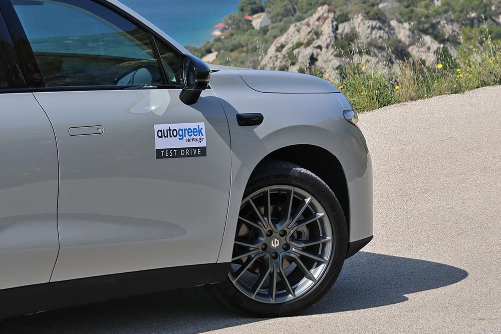 https://autogreeknews.gr/wp-content/uploads/2025/12/Leapmotor-C10-Hybrid-EV-34.jpg