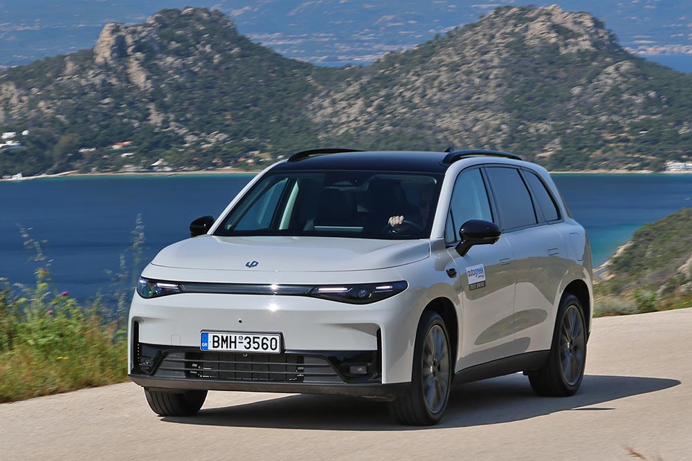 https://autogreeknews.gr/wp-content/uploads/2025/12/Leapmotor-C10-Hybrid-EV-9.jpg