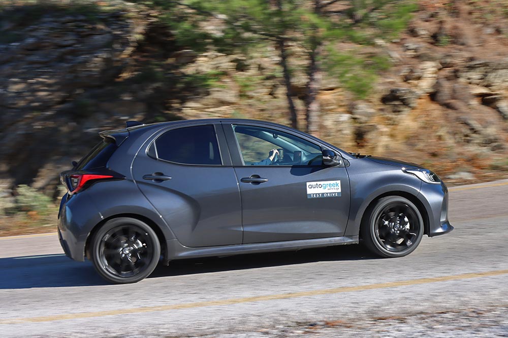https://autogreeknews.gr/wp-content/uploads/2025/12/Mazda2-Hybrid-3.jpg