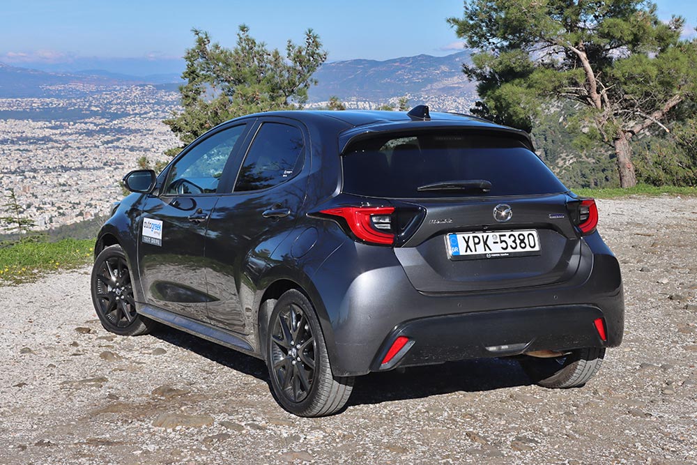 https://autogreeknews.gr/wp-content/uploads/2025/12/Mazda2-Hybrid-6.jpg