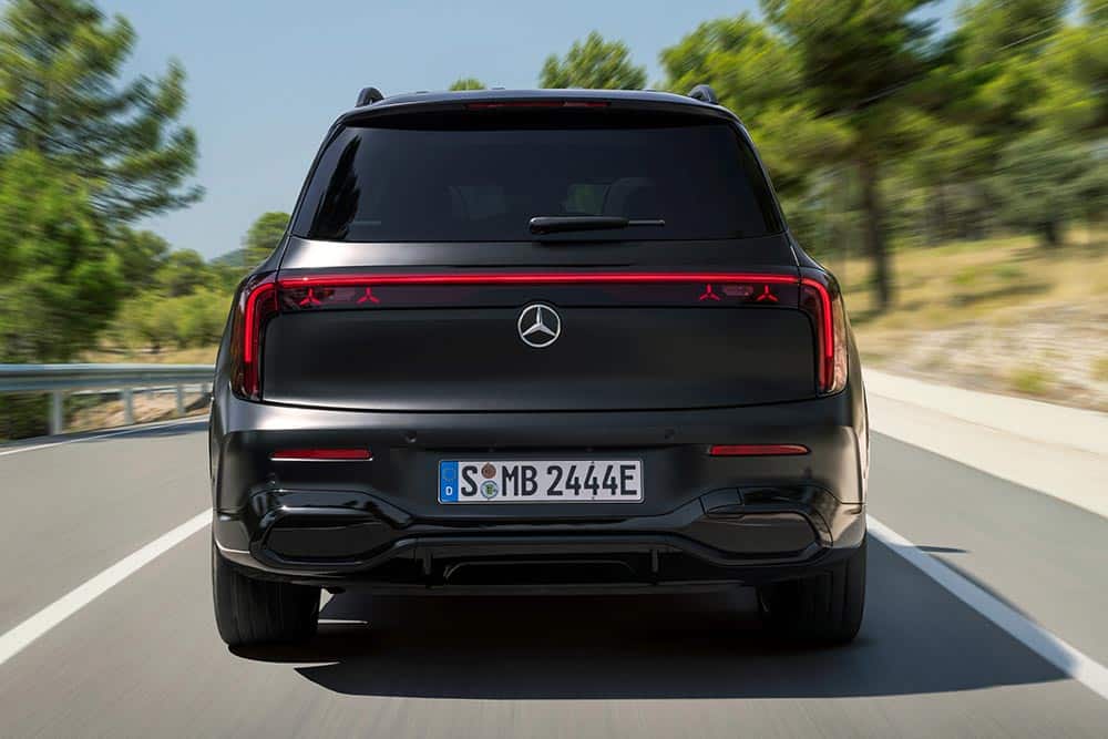https://autogreeknews.gr/wp-content/uploads/2025/12/Mercedes-Benz-GLB-2025-8.jpg