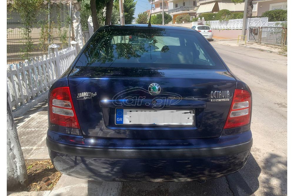 https://autogreeknews.gr/wp-content/uploads/2025/12/Skoda-Octavia-2001-9.jpg