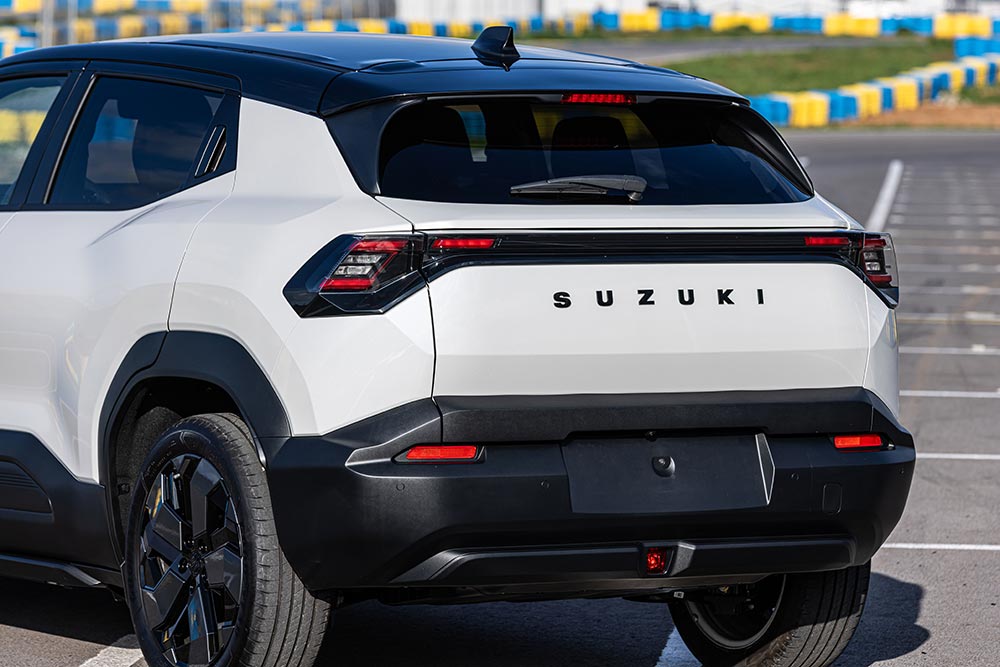 https://autogreeknews.gr/wp-content/uploads/2025/12/Suzuki-e-VITARA_GR-9.jpg